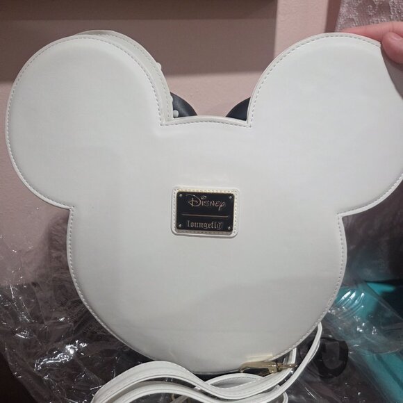 Disney loungefly Daisy crossbody - Picture 5 of 6